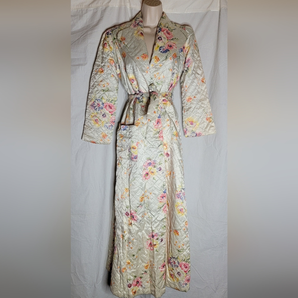 Vintage Floral Quilted Robe